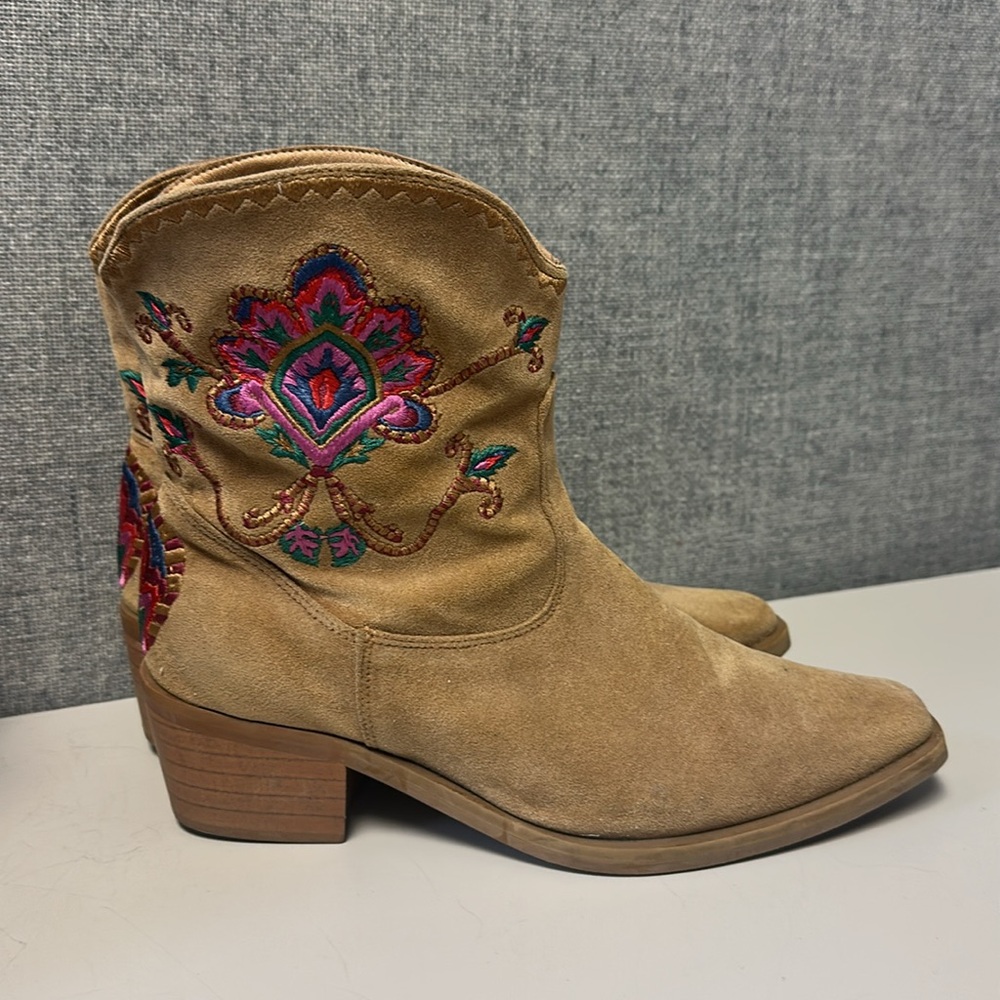Farm Rio Camel Bota Western Boho Embroidered Tan Ankle Boots - Picture 5 of 14